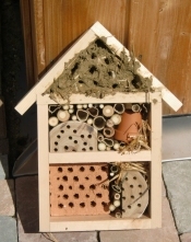 Wir bauen ein Insektenhotel - Ferienprogramm 2011